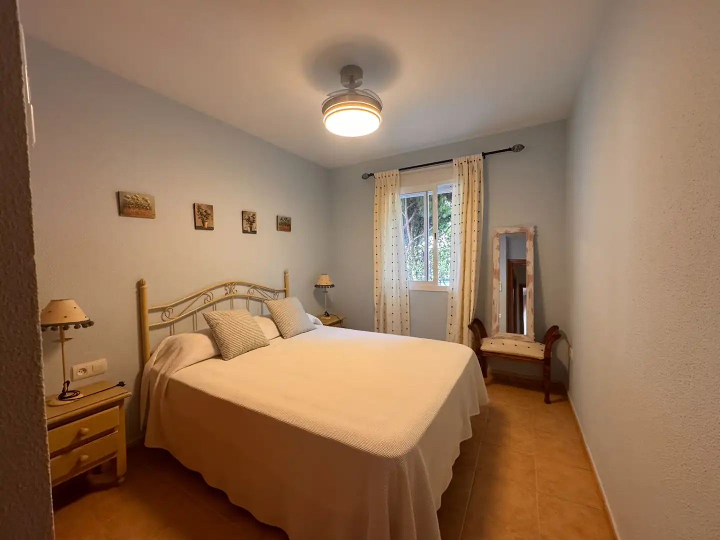 Habitación de Apartamento en venta en Chiclana de la Frontera con Aire acondicionado, Amueblado y Piscina comunitaria