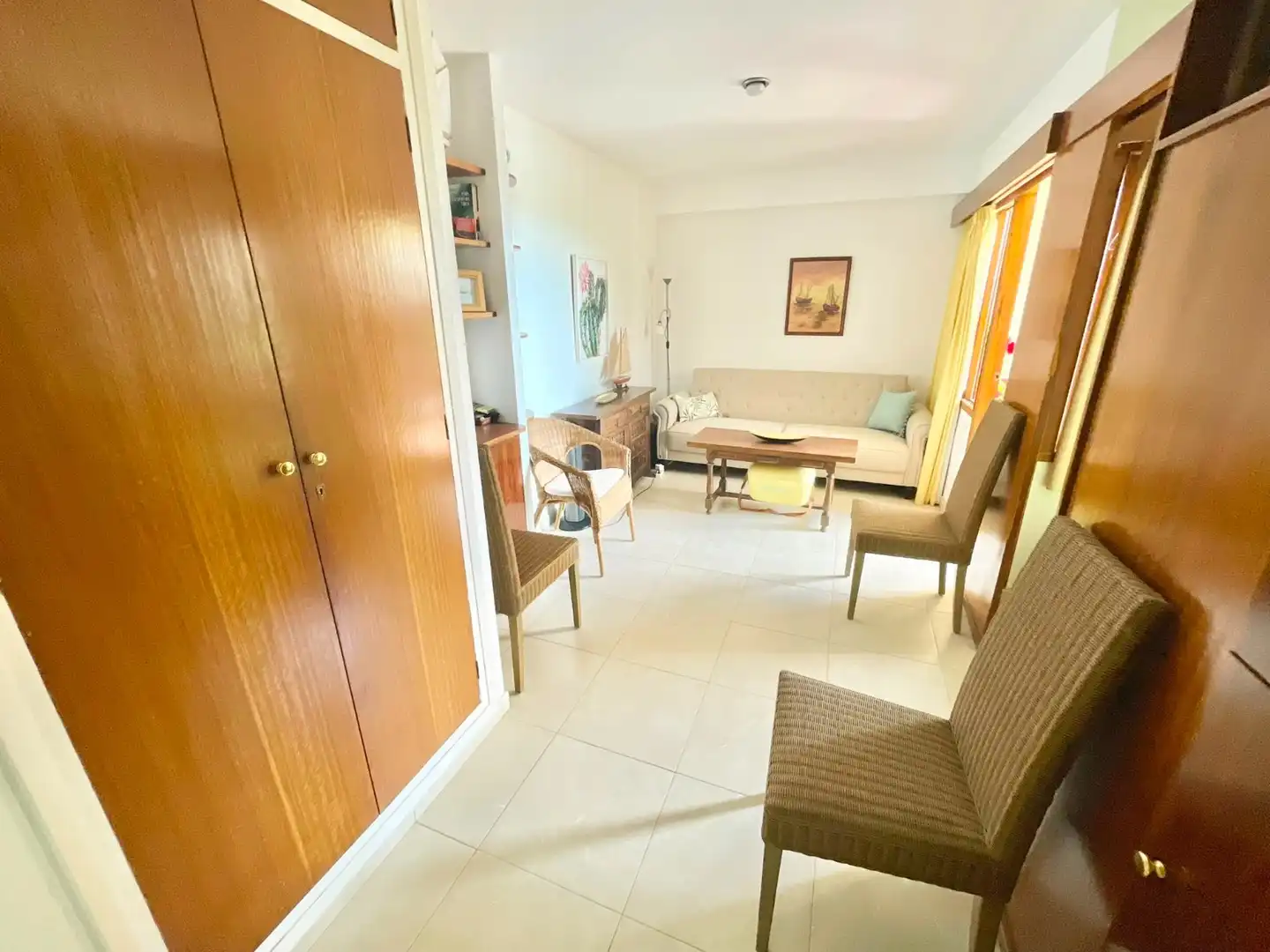 Sala de estar de Estudio de alquiler en Orihuela con Aire acondicionado, Amueblado y Lavadora