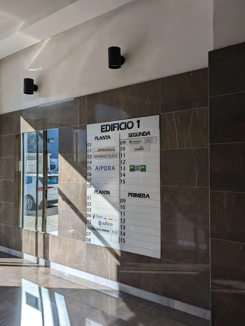 Oficina de alquiler en Acueducto, 24, La Motilla - Fuente del Rey