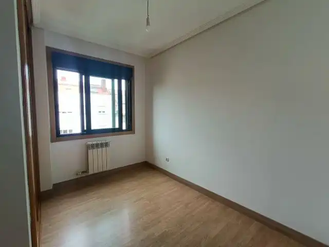 Bedroom of Flat for sale in Vigo   with Heating, Storage room and Balcony