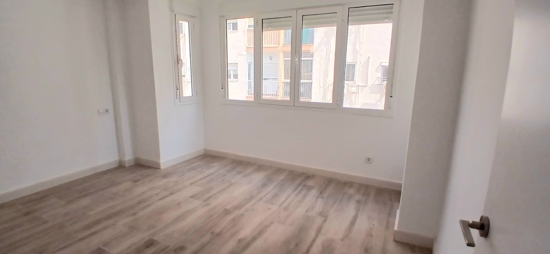 Dormitori de Pis en venda en  Almería Capital amb Terrassa