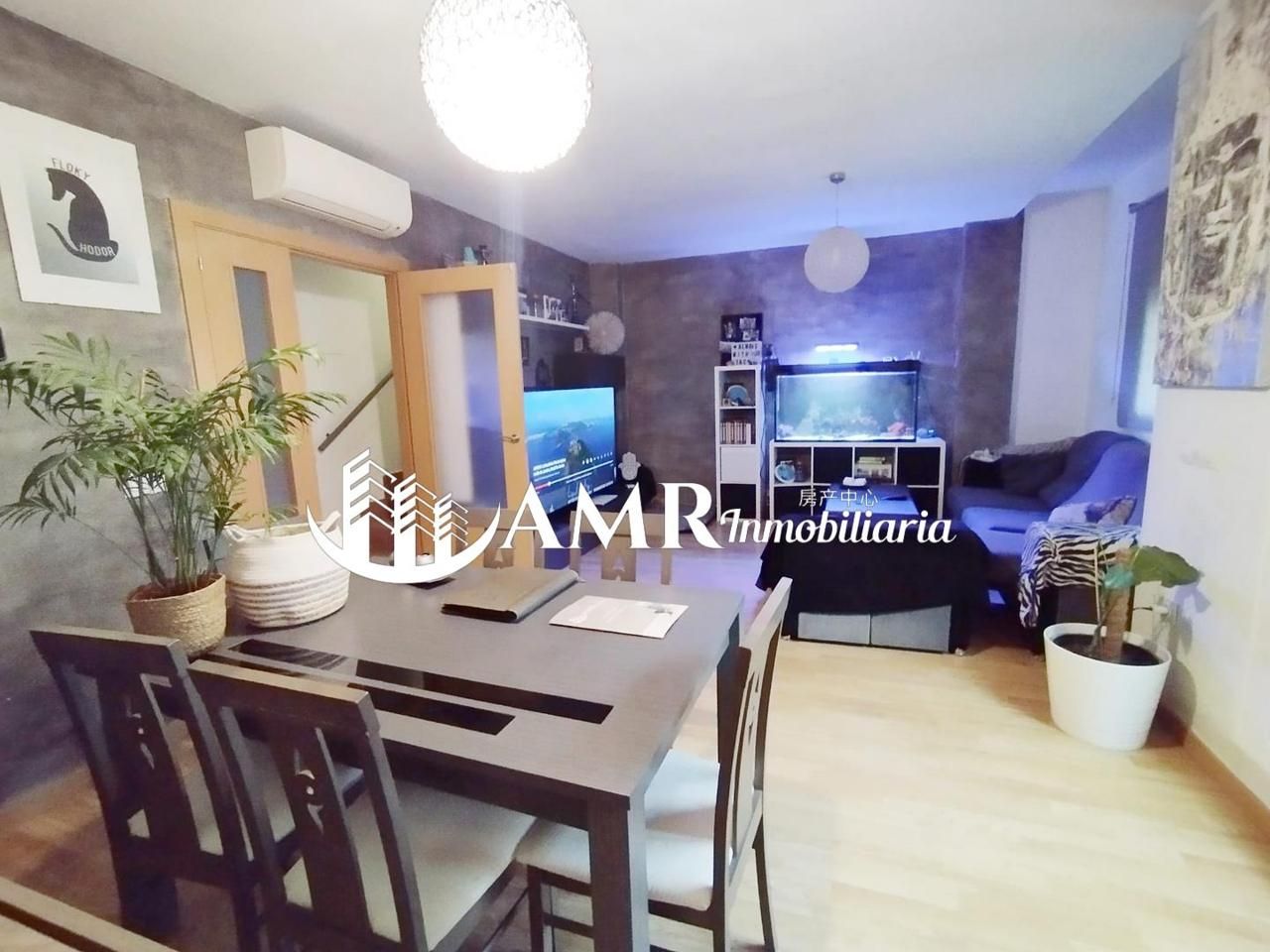 Casa adosada en venda