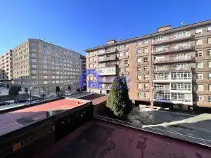 Oficina en venta en Oviedo  con Calefacción