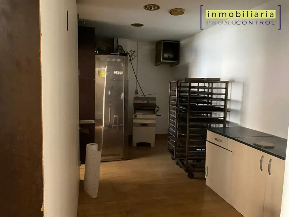 Local comercial de lloguer a Avenida Galo Ponte 54, imagen 18