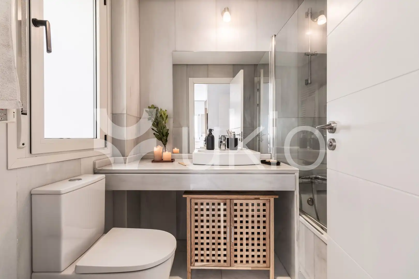 Baño de Apartamento de alquiler en Madrid con Calefacción, Amueblado y Horno