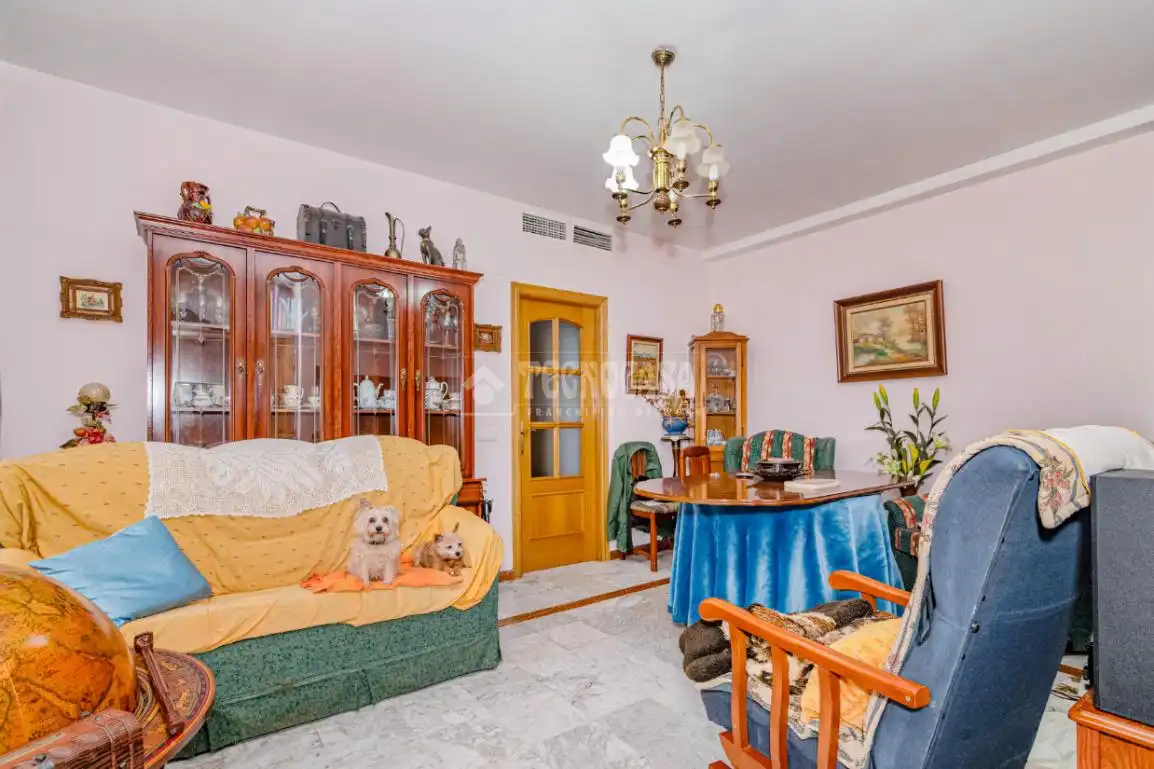 Living room of Flat for sale in Lucena  with Air Conditioner, Heating and Furnished