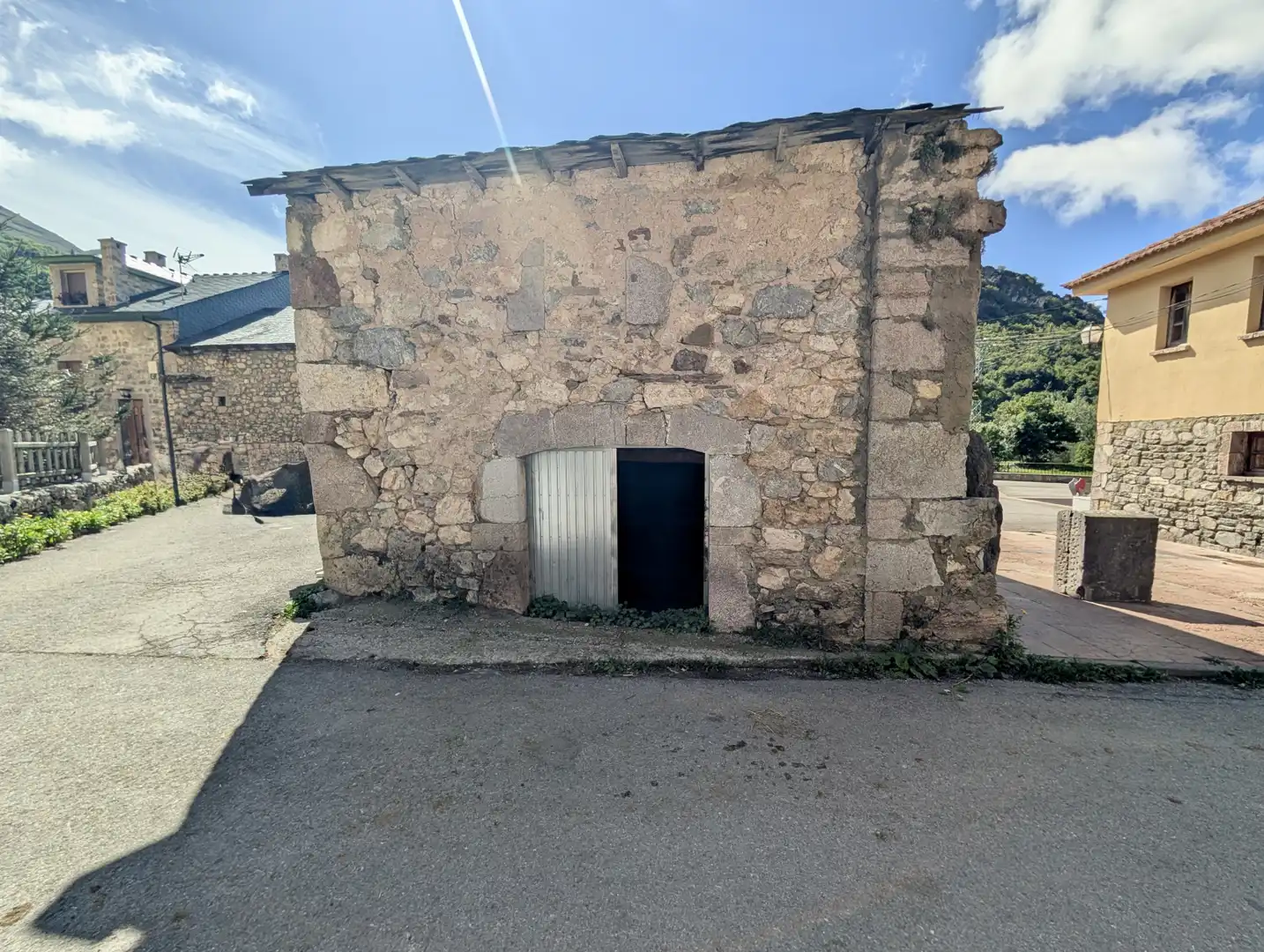 House for sale in Somiedo - LG VALLE DE LAGO 95