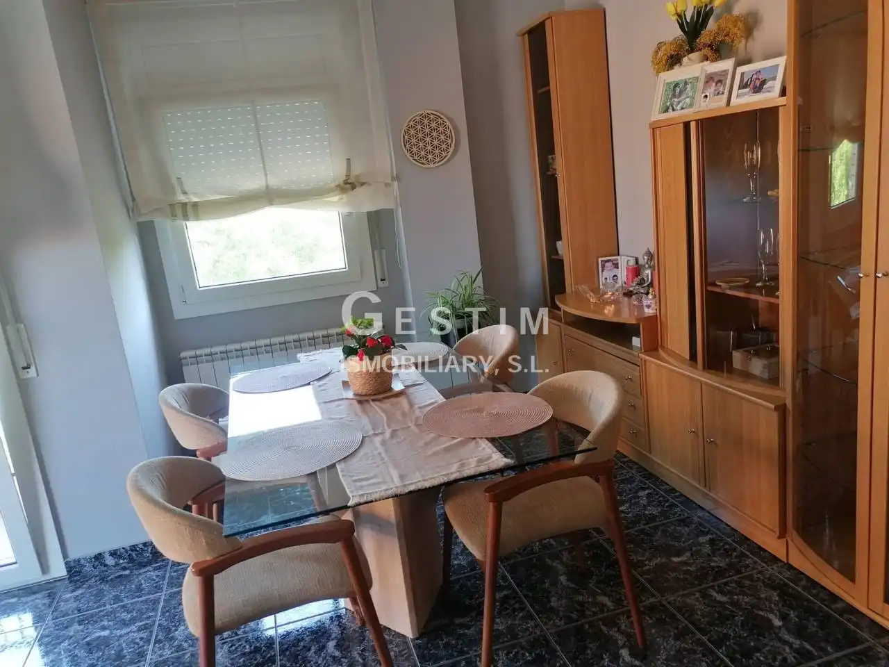 Comedor de Piso en venta en Manlleu con Calefacción, Terraza y Balcón