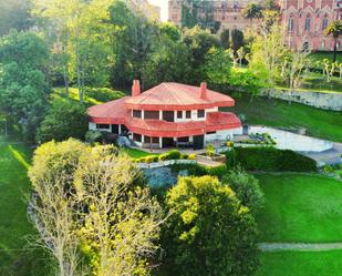 Vista exterior de Casa o xalet en venda en Comillas (Cantabria) amb Terrassa i Piscina