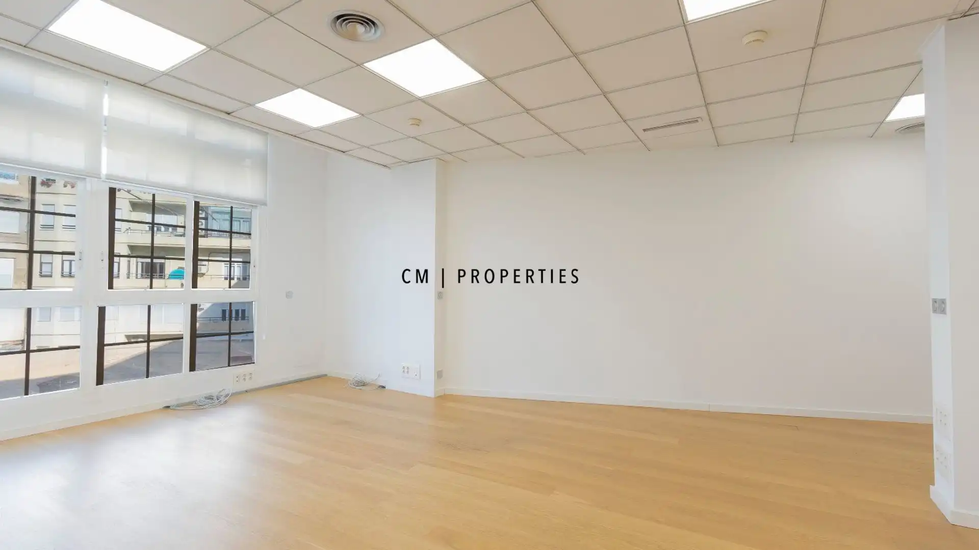 Oficina de alquiler en  Valencia Capital con Aire acondicionado, Calefacción y Balcón