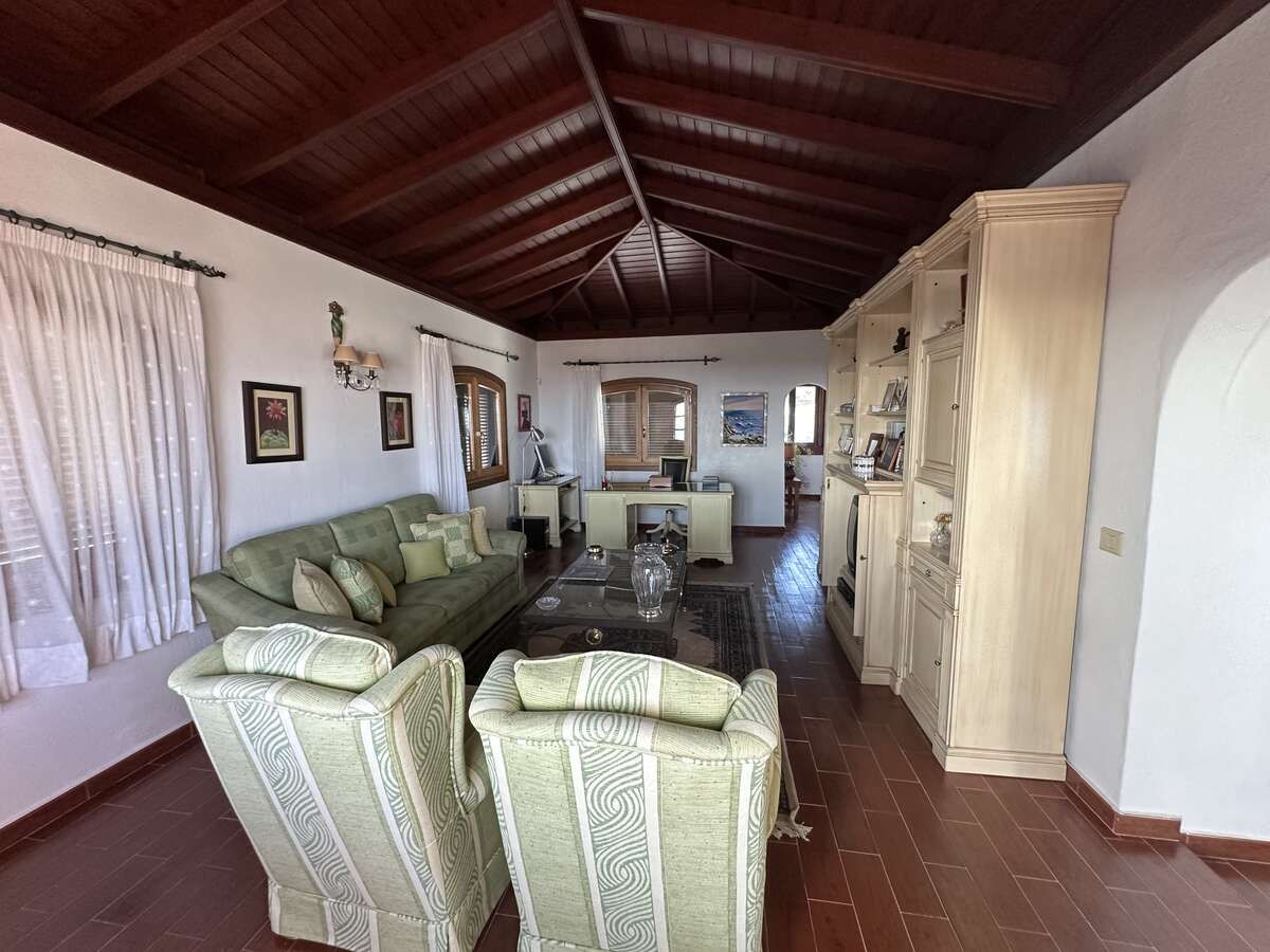 Sala d'estar de Casa o xalet en venda en Tías amb Jardí privat, Terrassa i Moblat