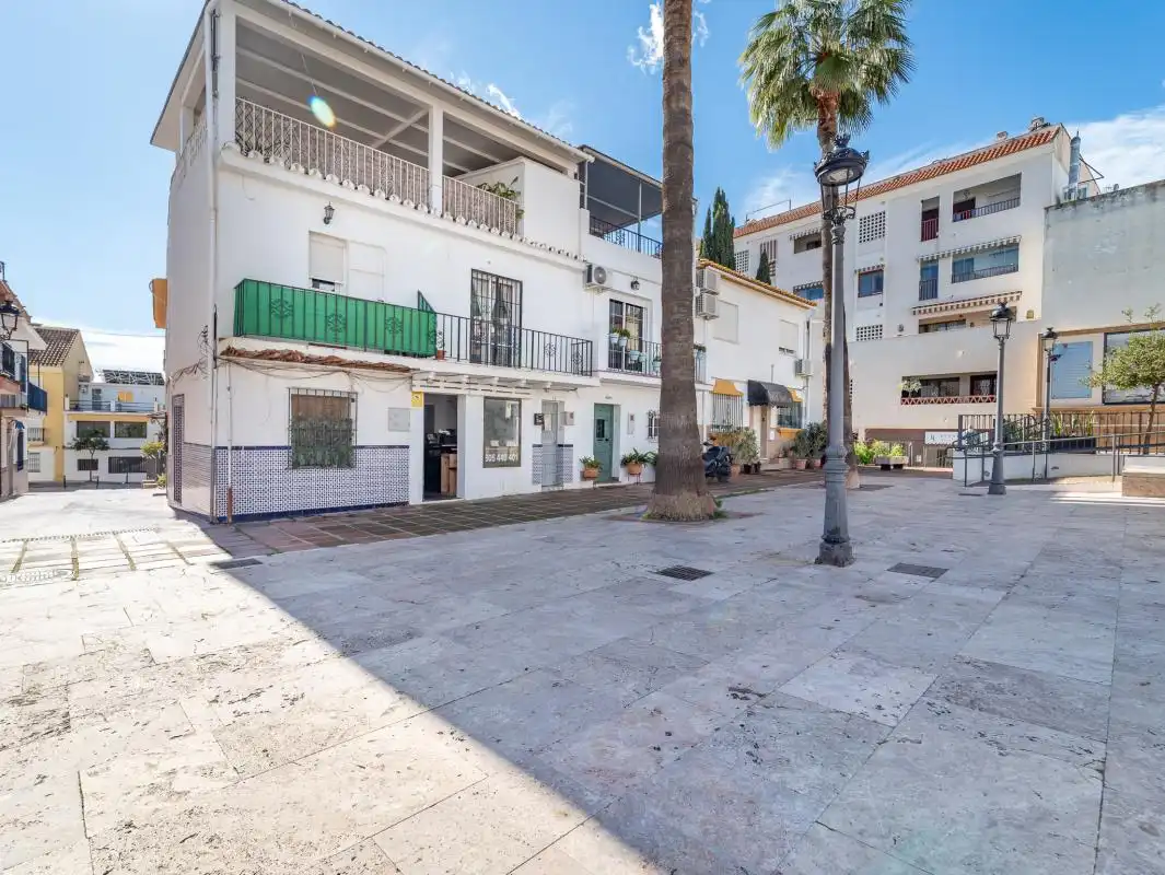Vista exterior de Planta baixa en venda en Benalmádena amb Calefacció