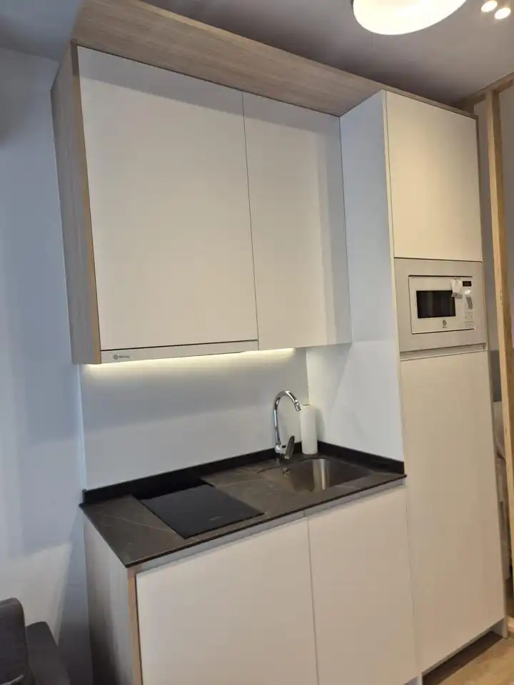 Cuina de Estudi de lloguer en Madrid amb Aire condicionat