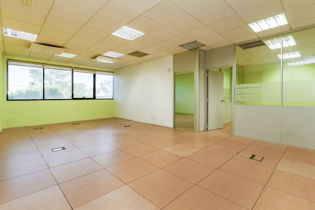Business premises for sale in Av Vía Láctea, imagen 9