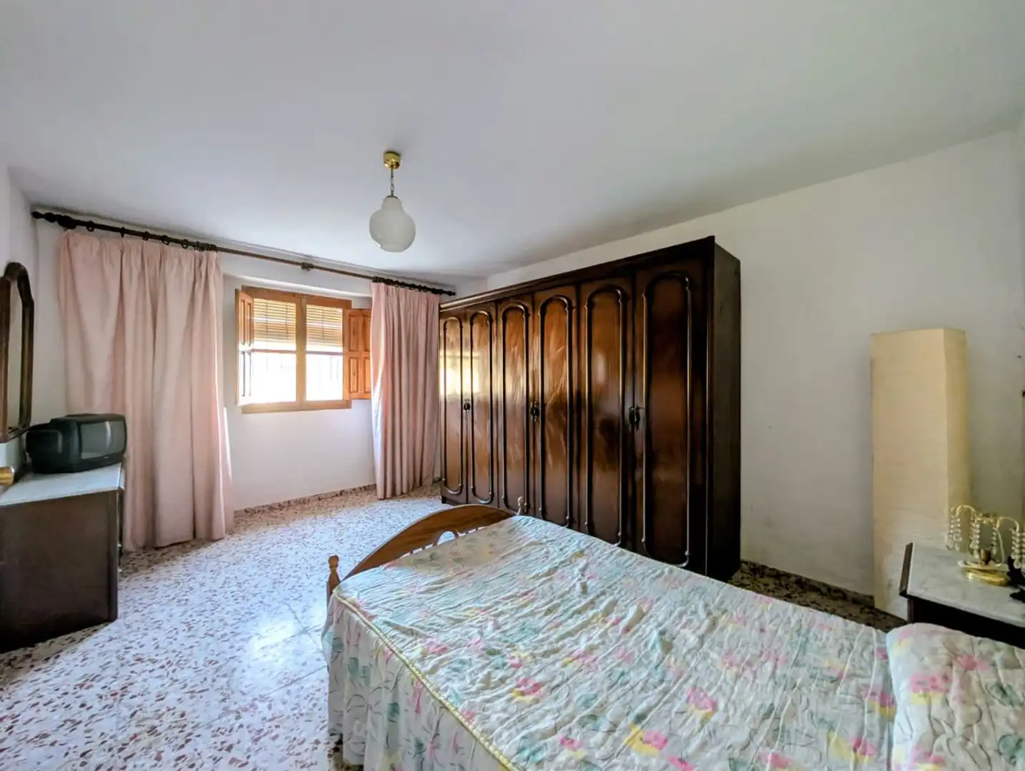 Dormitori de Finca rústica en venda en Loja amb Terrassa