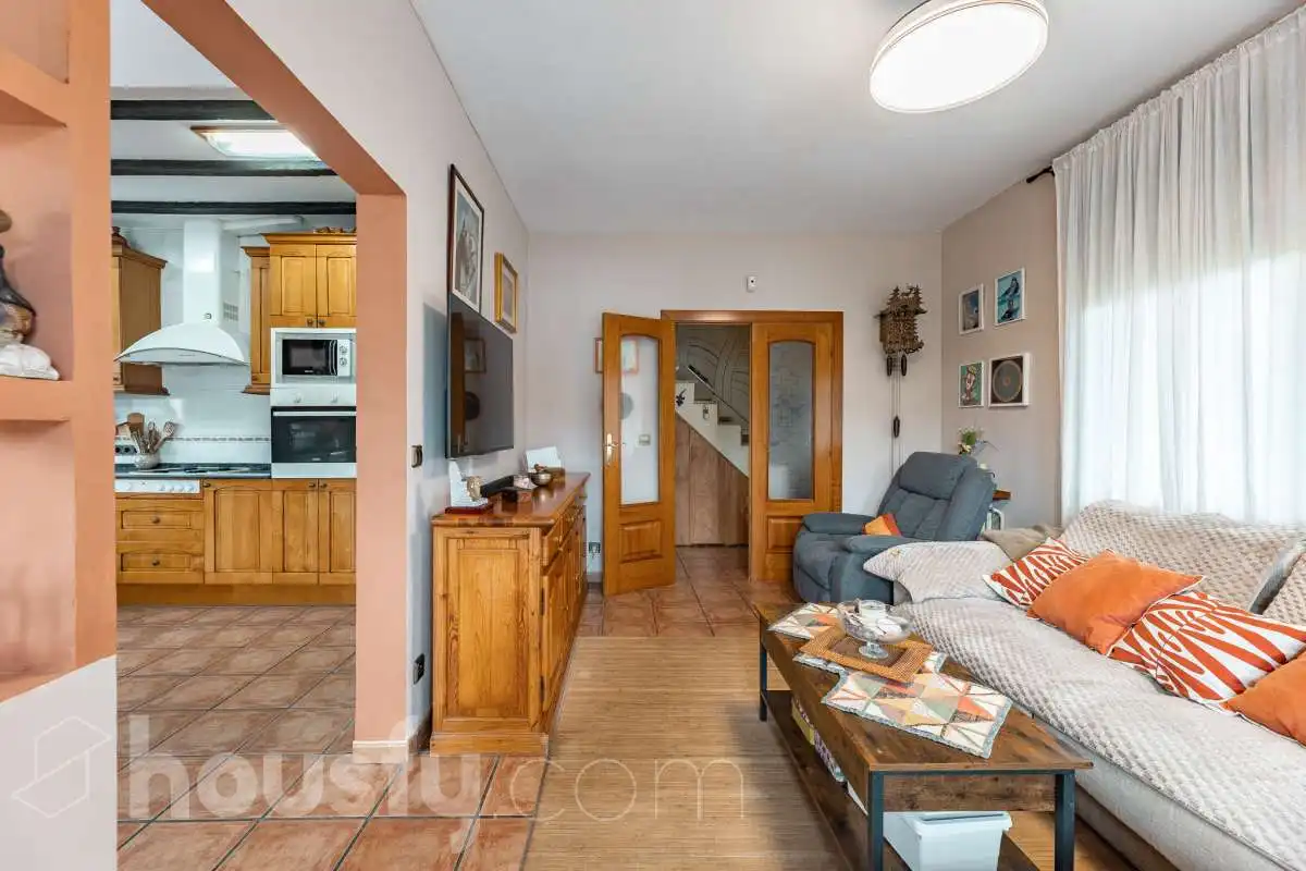 House with pool for sale in Avinguda de Corbera ., imagen 7