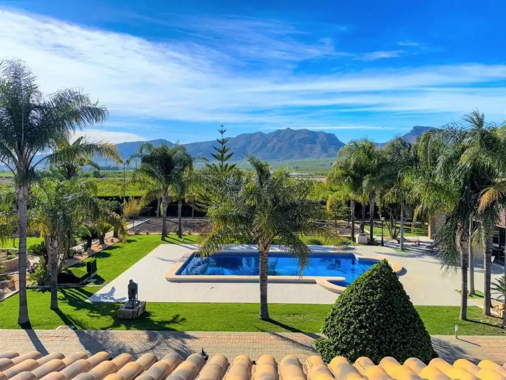 Jardí de Casa o xalet en venda en Orihuela amb Aire condicionat, Jardí privat i Traster