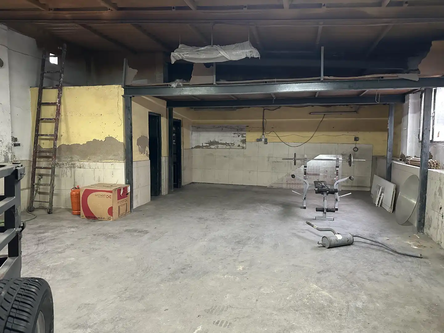 Fabrikhallen zum Verkauf in Casco Antiguo