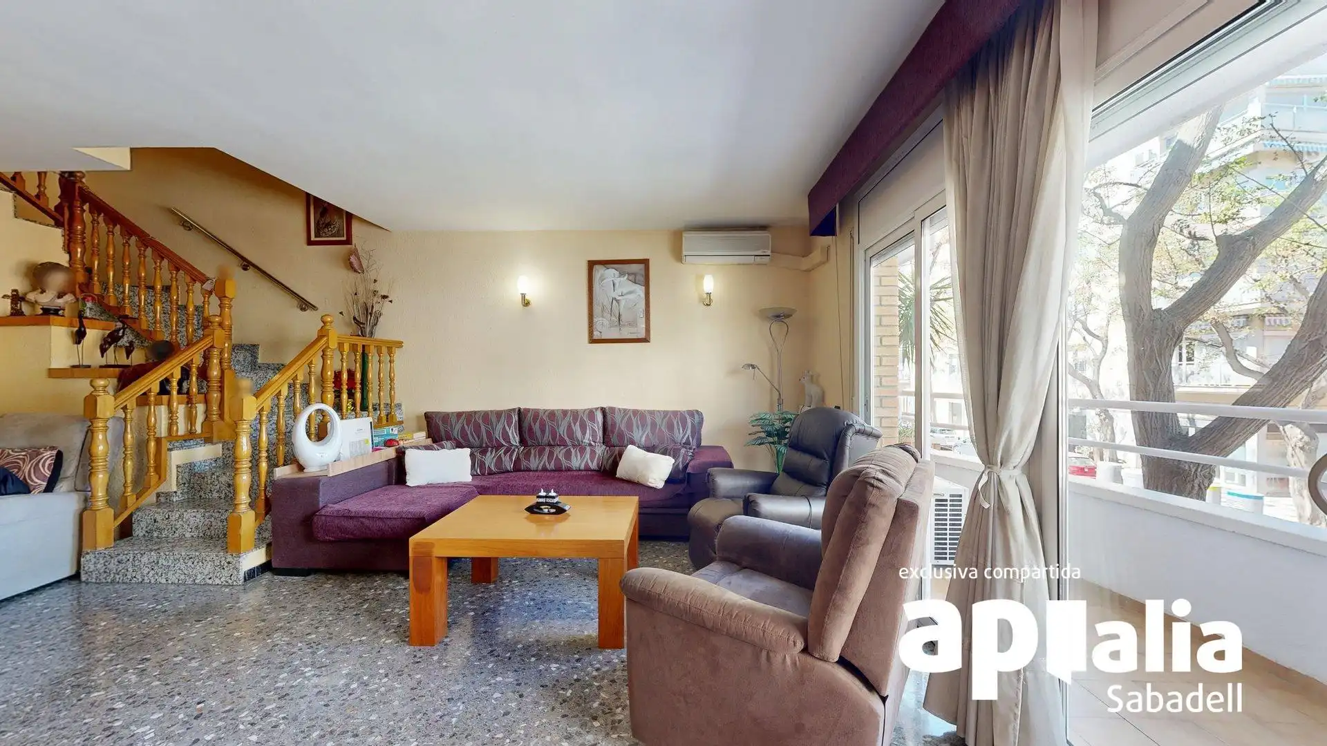 Sala de estar de Casa adosada en venta en Barberà del Vallès con Calefacción, Terraza y Balcón