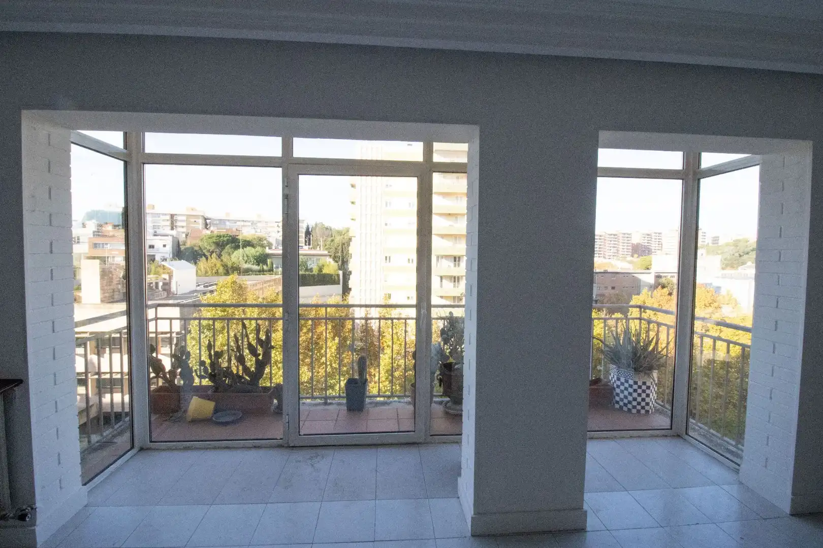 Flat for sale in Salvador Dalí, Eixample - Horta Capallera