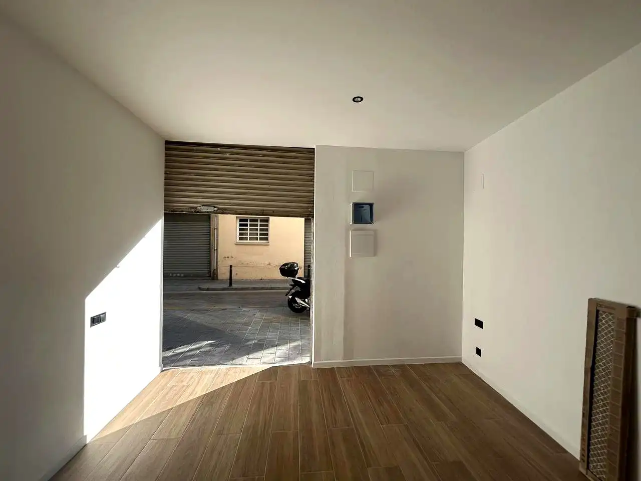 Local comercial en venta en calle del Llobregat, imagen 2