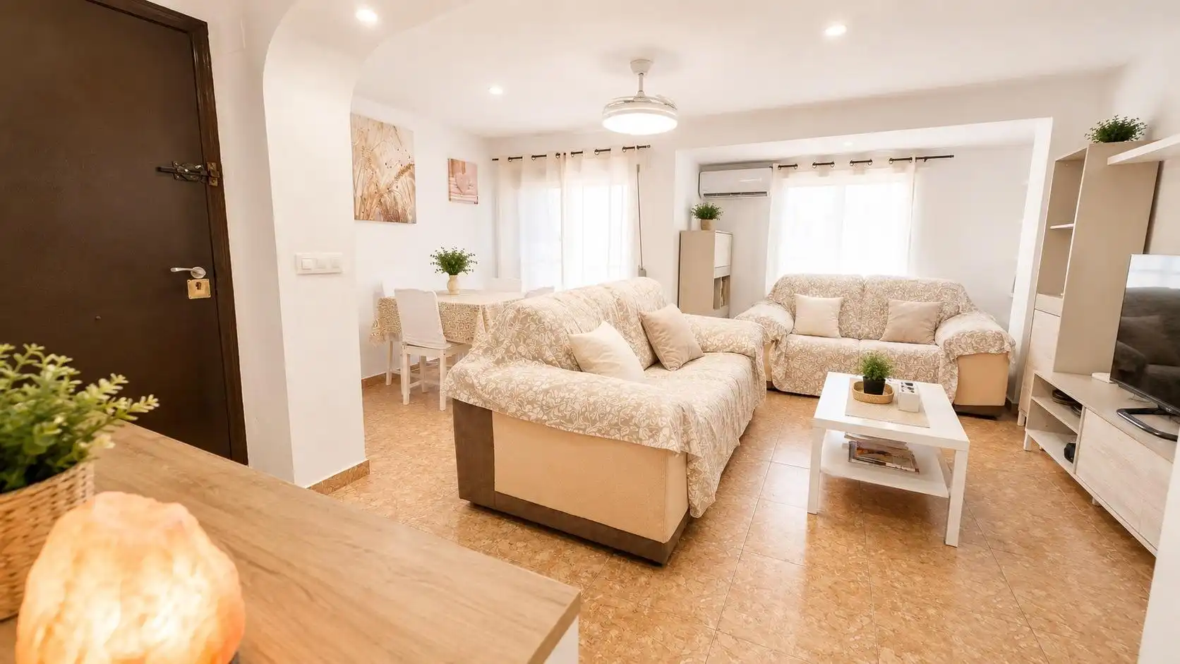 Living room of Flat for sale in Paterna  with Air Conditioner and Balcony