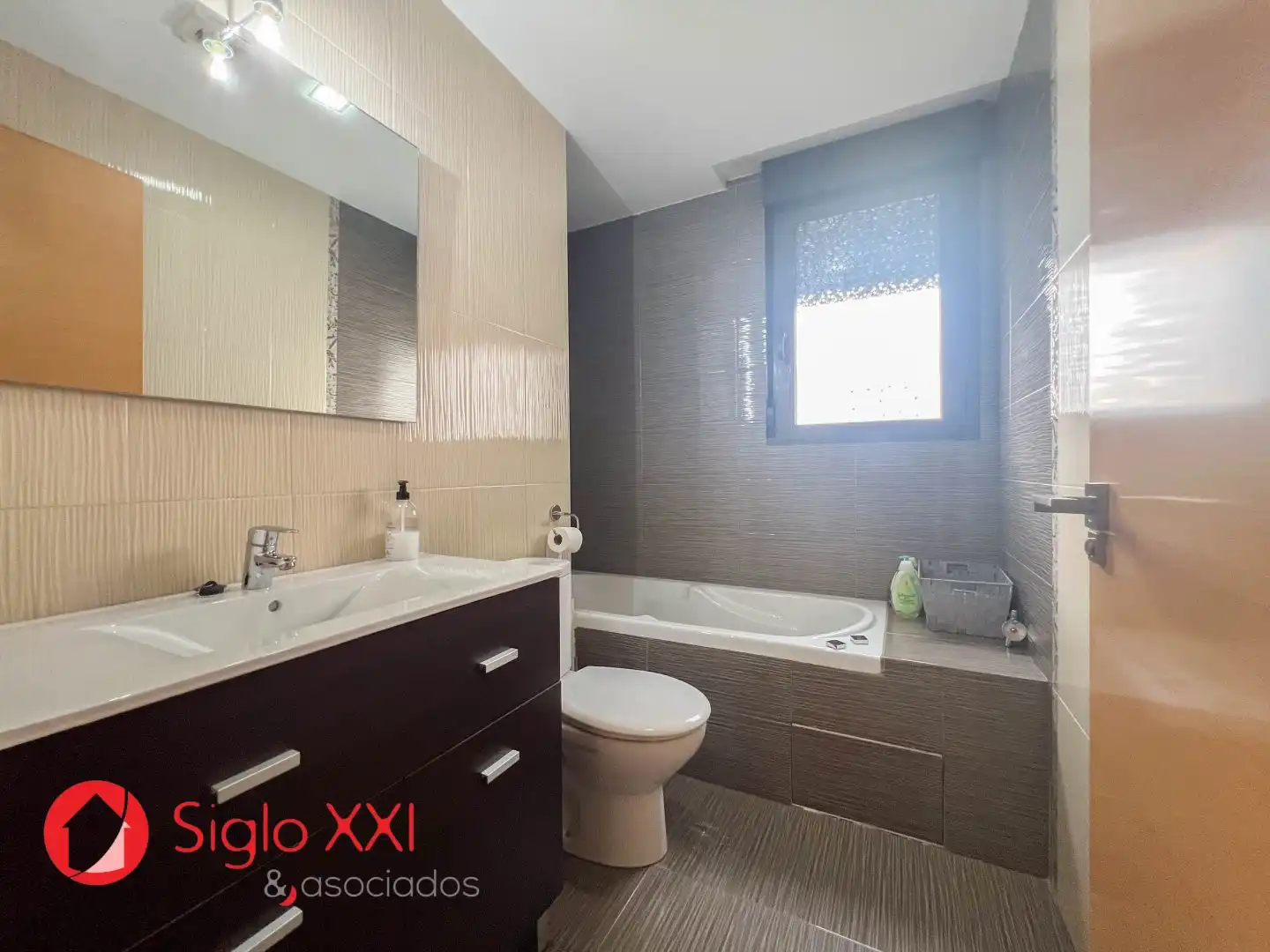 Baño de Ático en venta en L'Alcora con Aire acondicionado, Calefacción y Terraza
