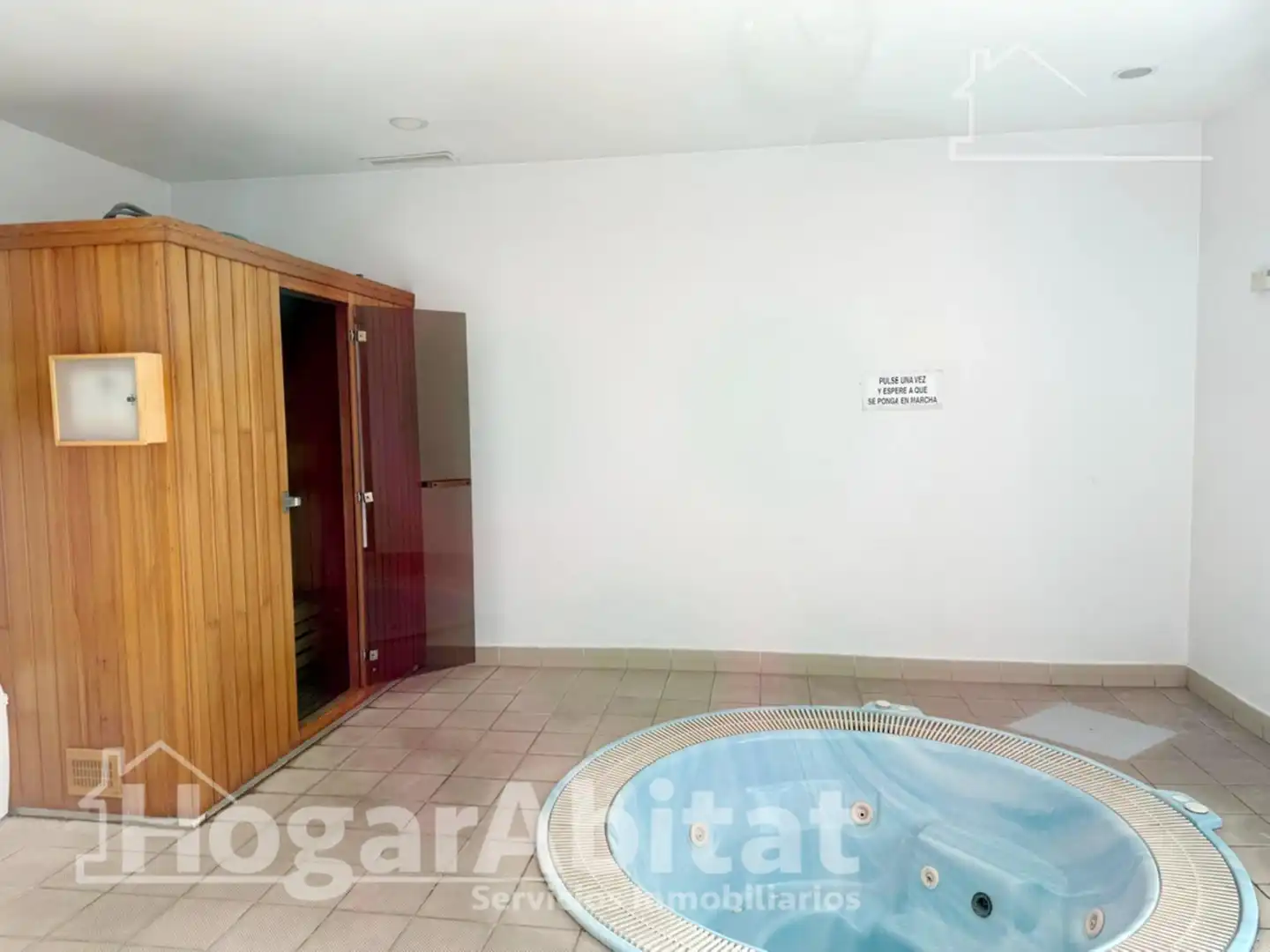 Piscina de Pis de lloguer en Paterna amb Aire condicionat, Calefacció i Jardí privat