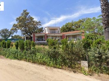 Casa con piscina en venta en Calle UTRERA