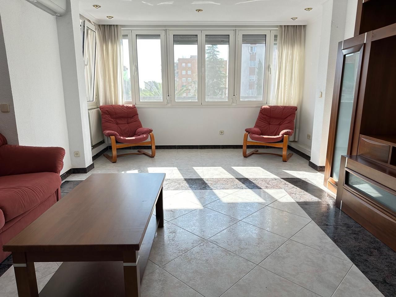 Sala d'estar de Pis de lloguer en  Madrid Capital amb Aire condicionat i Calefacció