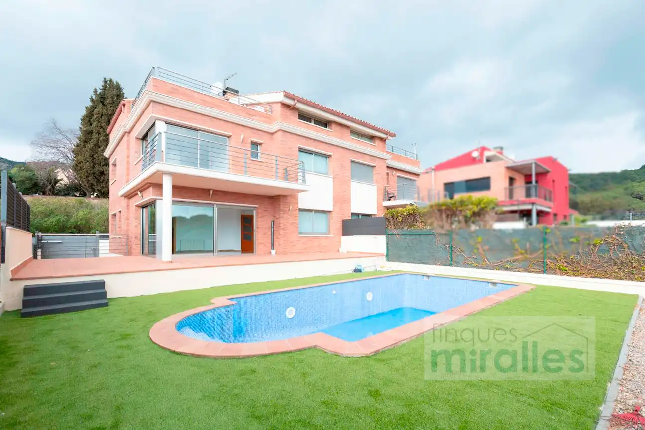 Einfamilien-Reihenhaus zum Verkauf in Carrer Àngel Guimerà, 13