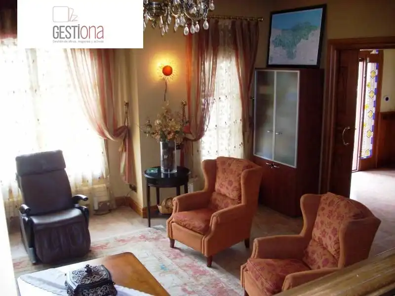 Wohnzimmer von Haus oder Chalet zum Verkauf in Noja mit Klimaanlage, Heizung und Privatgarten
