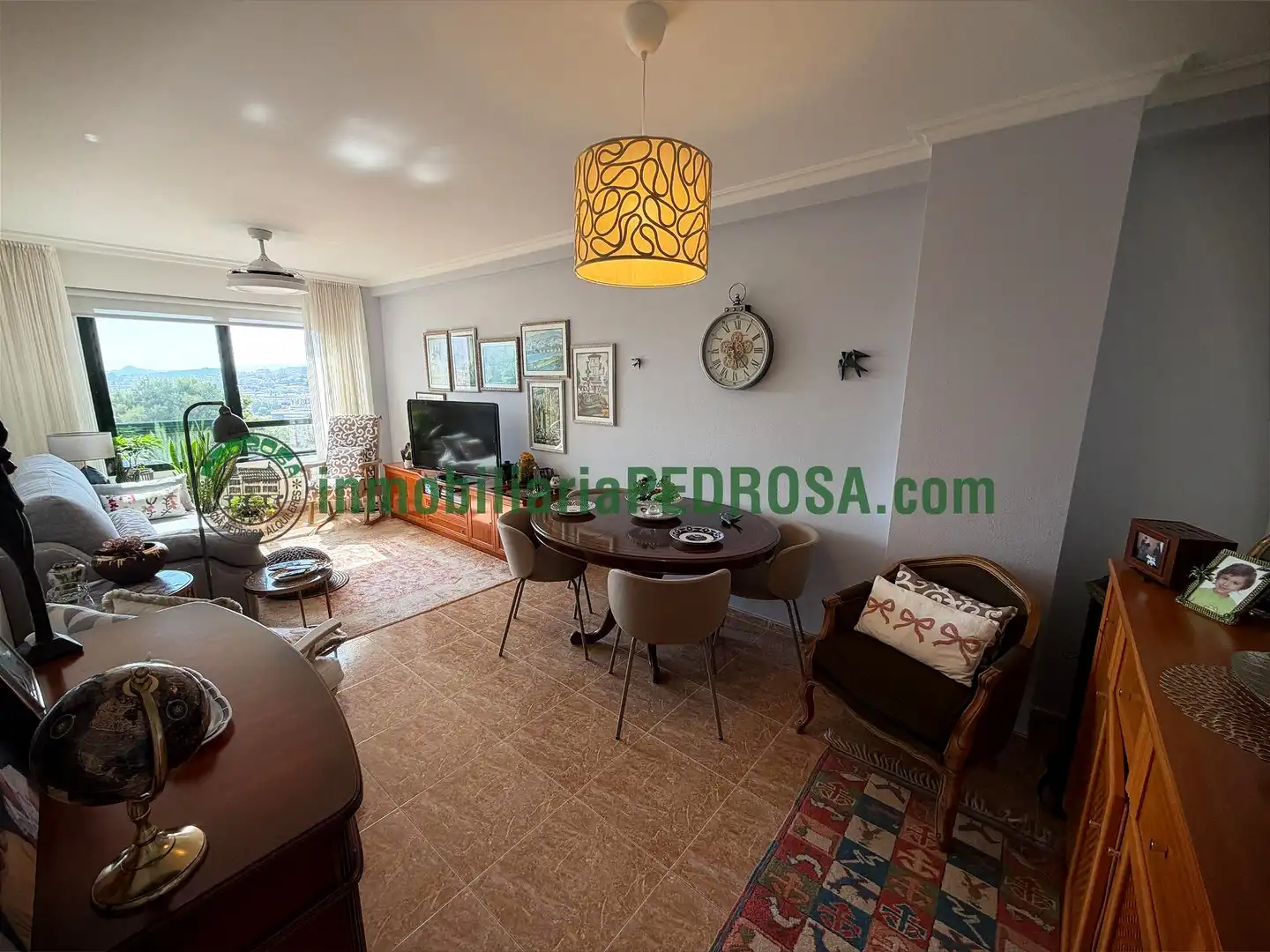 Vista exterior de Apartament en venda en Pontevedra Capital  amb Calefacció i Traster