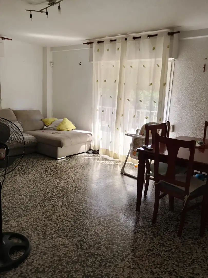 Sala d'estar de Pis en venda en Elche / Elx amb Terrassa, Moblat i Balcó