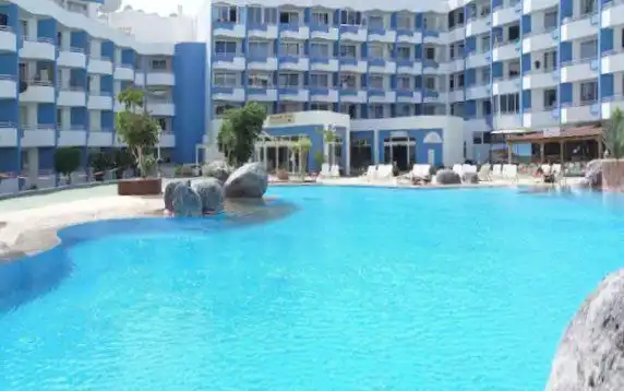 Piscina de Estudio en venta en San Miguel de Abona con Terraza, Amueblado y Piscina comunitaria