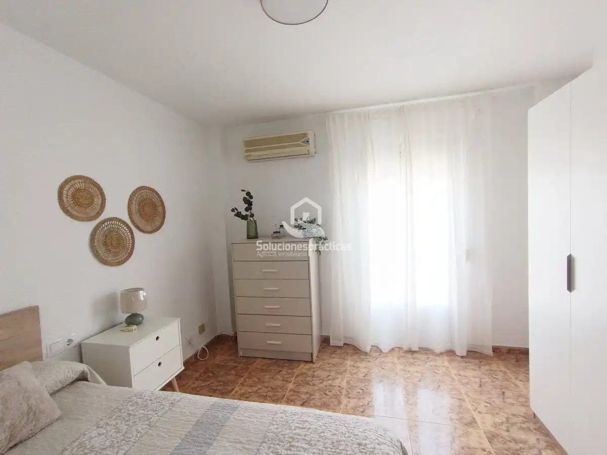 Schlafzimmer von Wohnung zur Miete in Martos mit Klimaanlage, Heizung und Terrasse
