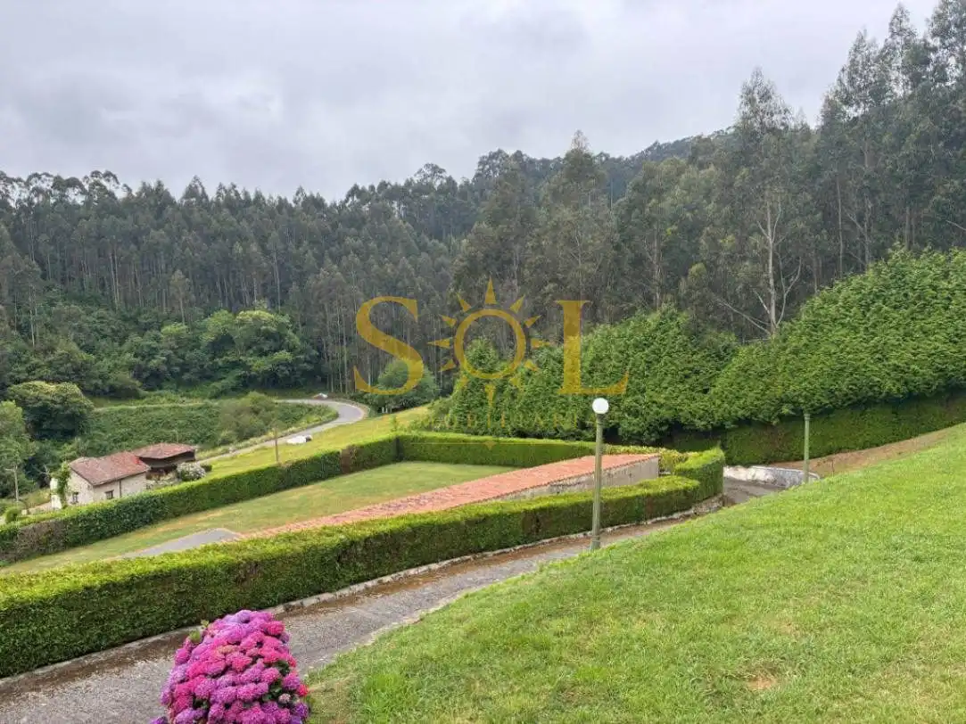 Casa o xalet en venda en Pravia amb Calefacció i Jardí privat