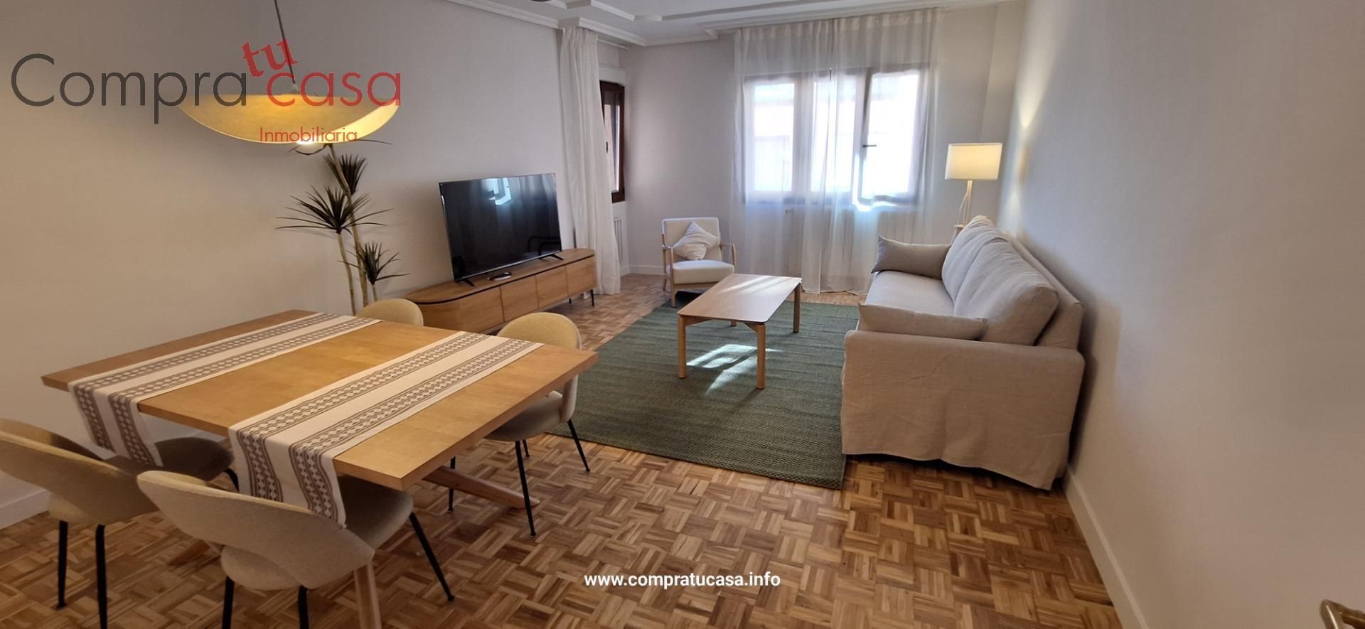 Living room of Flat to rent in Segovia Capital  with Heating, Parquet flooring and Terrace