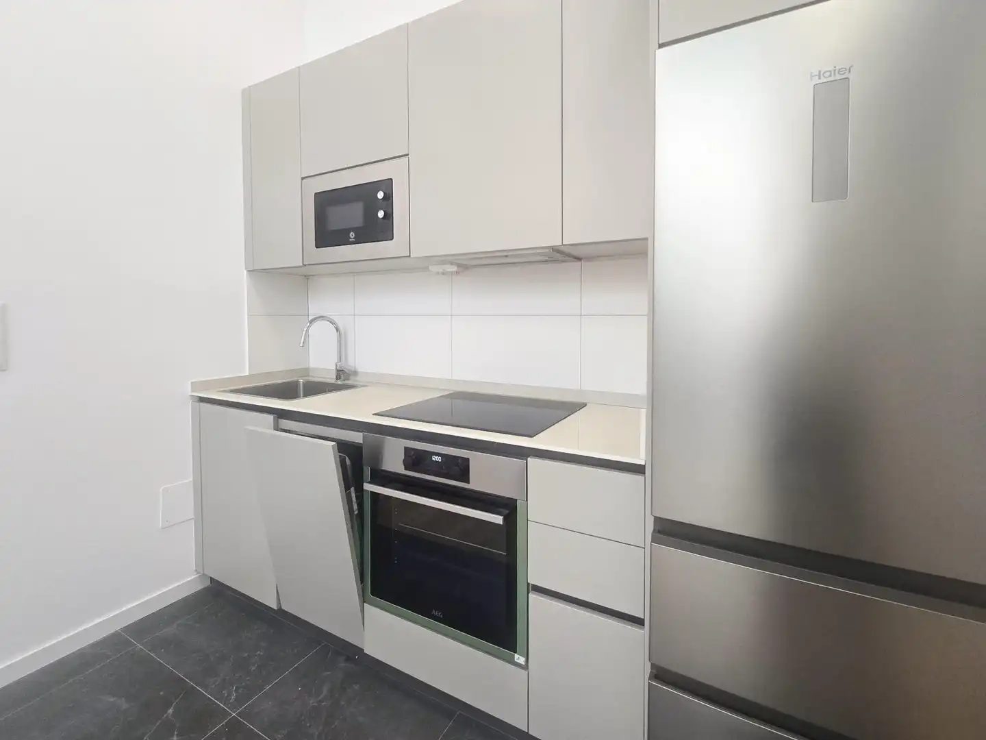 Cocina de Oficina en venta en A Coruña Capital  con Calefacción