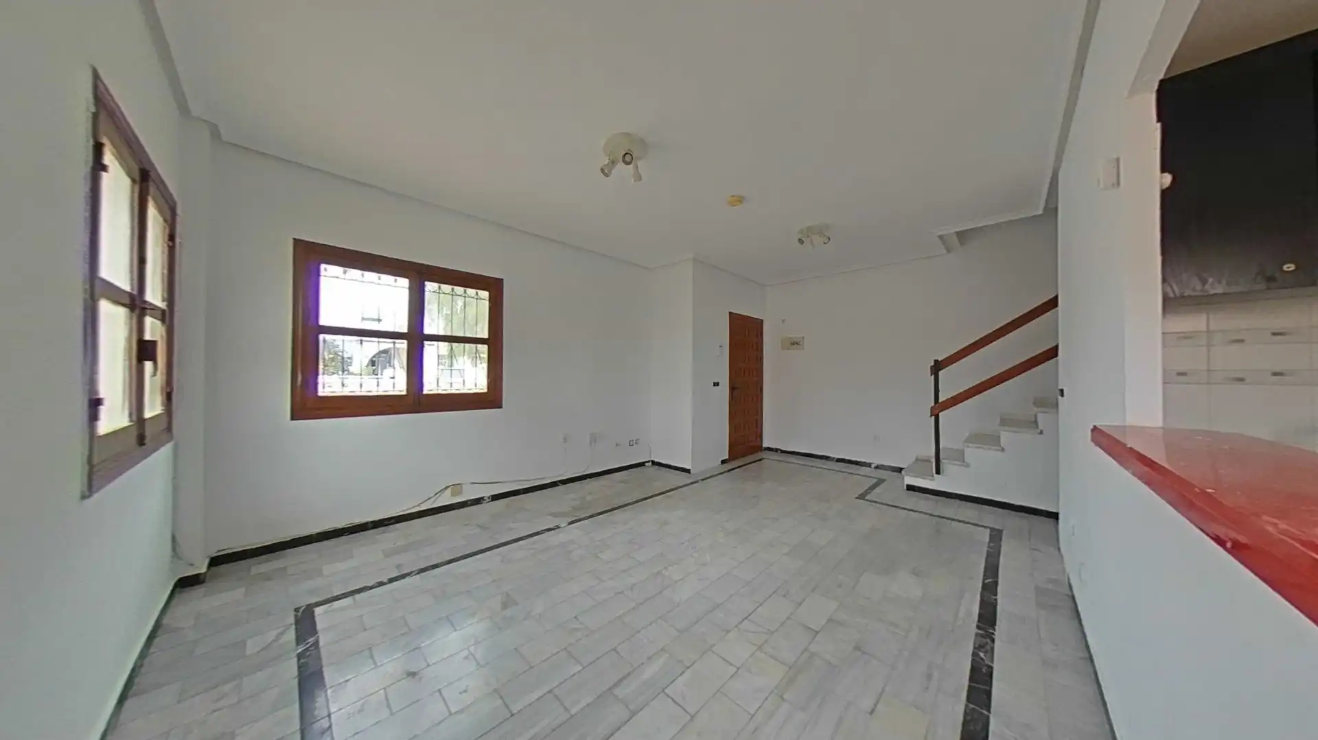 Maison mitoyenne à vendre à LA SIESTA , EL CHAPARRAL CALLE LIMONAR