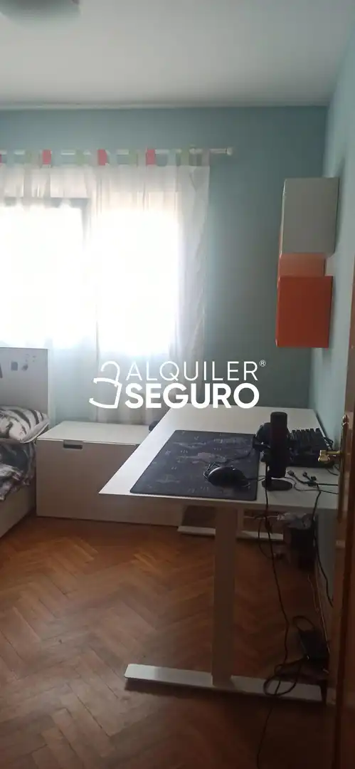 Flat for rent in Madrid  with Heating