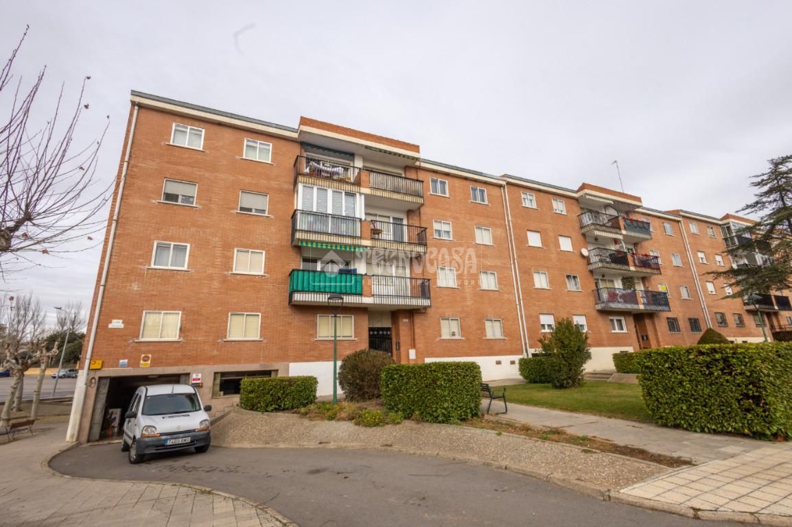 Vista exterior de Pis en venda en Terradillos amb Calefacció, Traster i Balcó