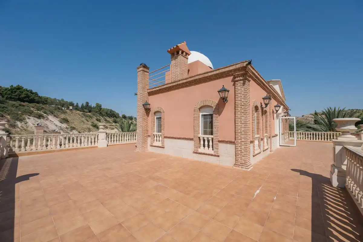 Vista exterior de Casa o xalet en venda en Elche / Elx amb Aire condicionat, Calefacció i Jardí privat