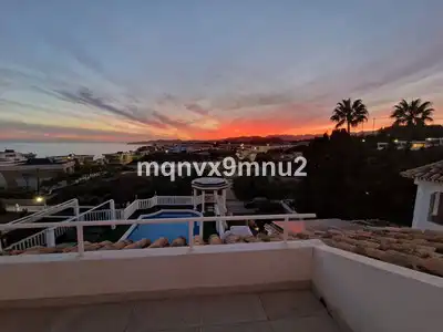 Chalet con piscina en venta en El Faro de Calaburra - Chaparral, imagen 2