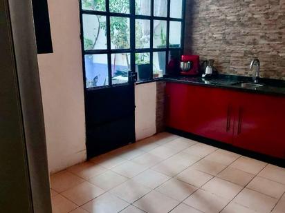 Casa adosada en venda a  COLON, Pilas