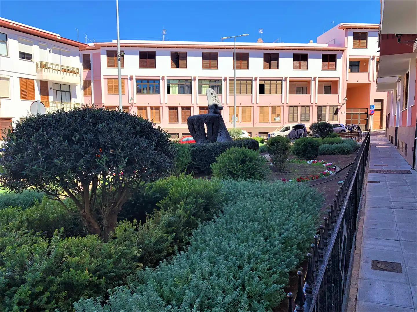 Vista exterior de Oficina en venda en Gáldar