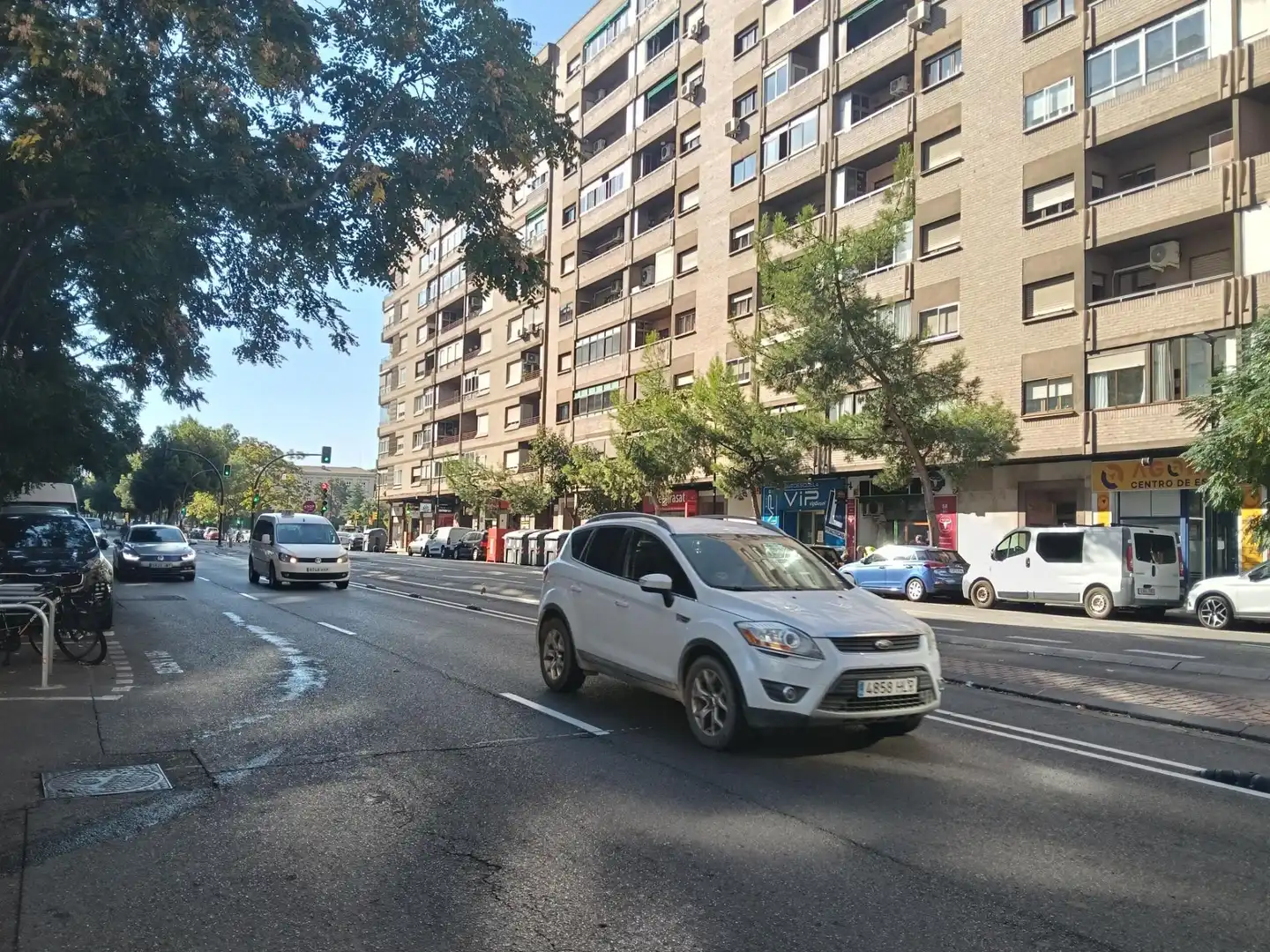 Local de lloguer a vía universitas, La Bozada – Parque Delicias