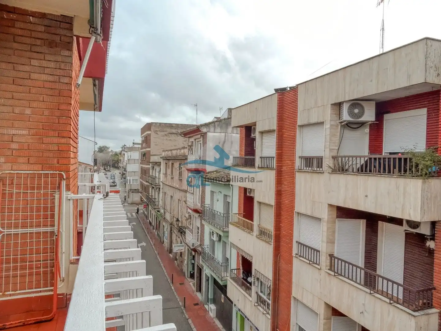 Außenansicht von Wohnung zur Miete in Linares mit Klimaanlage, Heizung und Möbliert