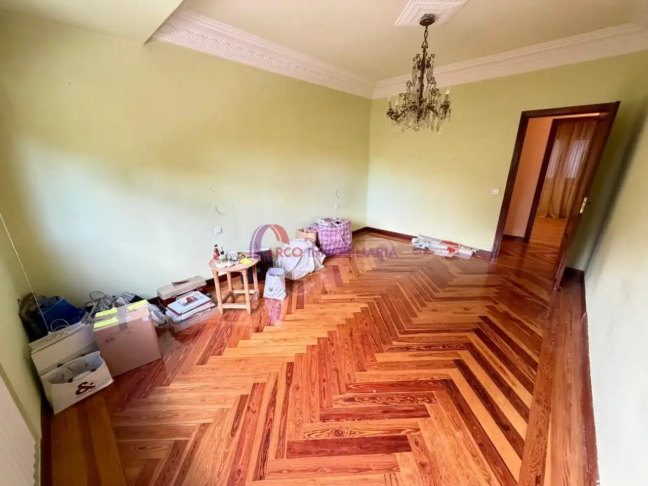 Sala d'estar de Pis en venda en Burgos amb Calefacció, Terrassa i Traster