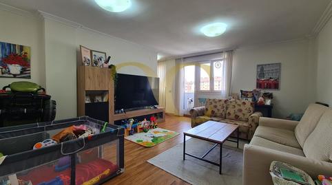 Foto 3 de Piso en venta en Calle Puerto Angliru, Lugones, Siero